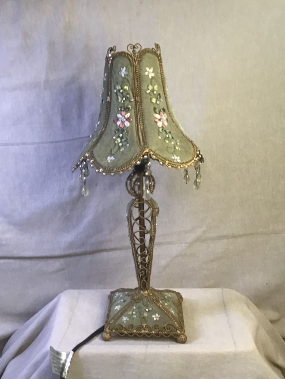 Vintage Victorian-Shabby Chic 19” T Table Lamp Sage Green Fabric w/ Floral